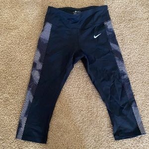 XS Black Nike Running Capri